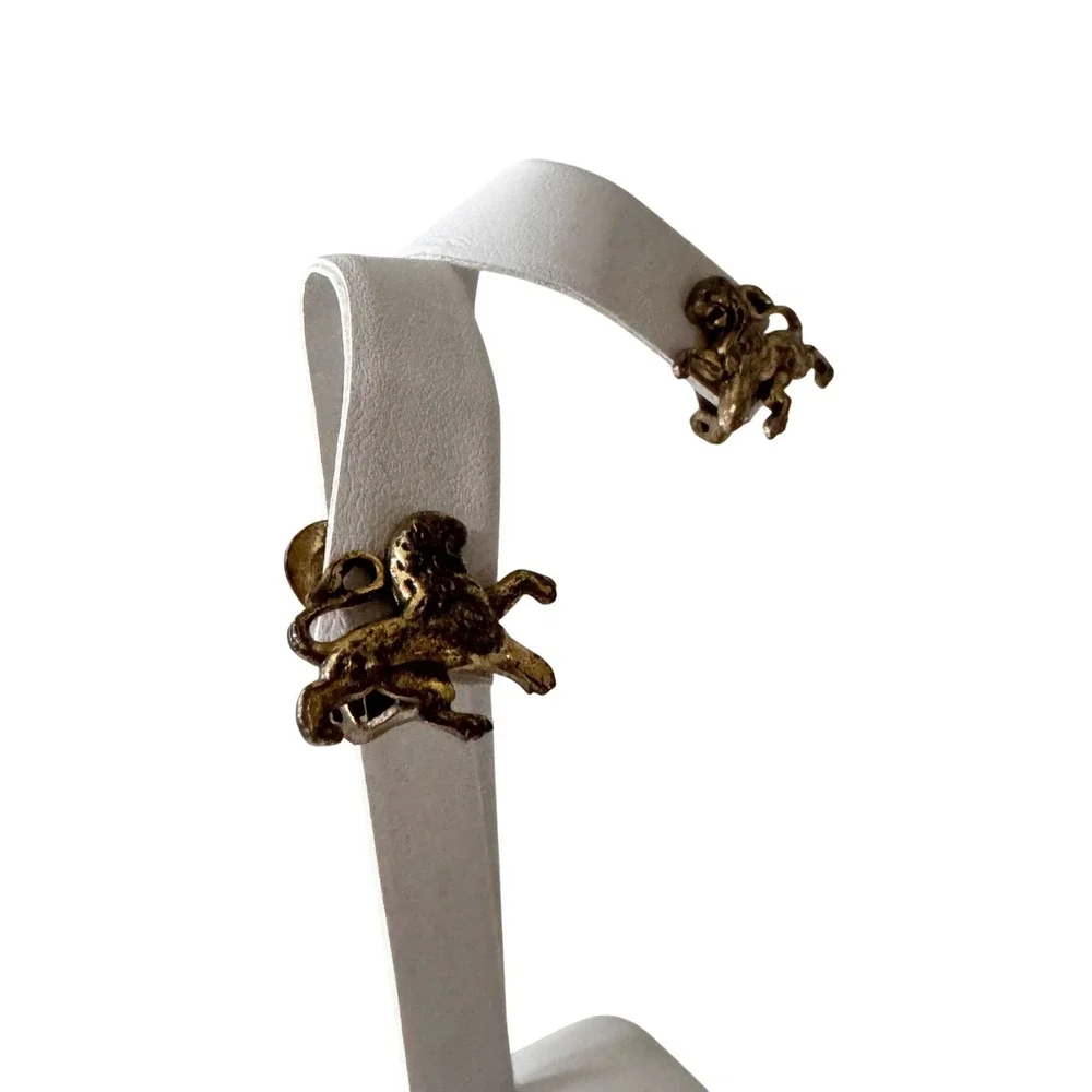 VNTG Brookcraft‎ Walking Lion Clip Statement Earrings Antique Gold Tone Figural